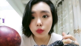 水果奶奶的多元演绎，从经典到现代的跨界扮演者