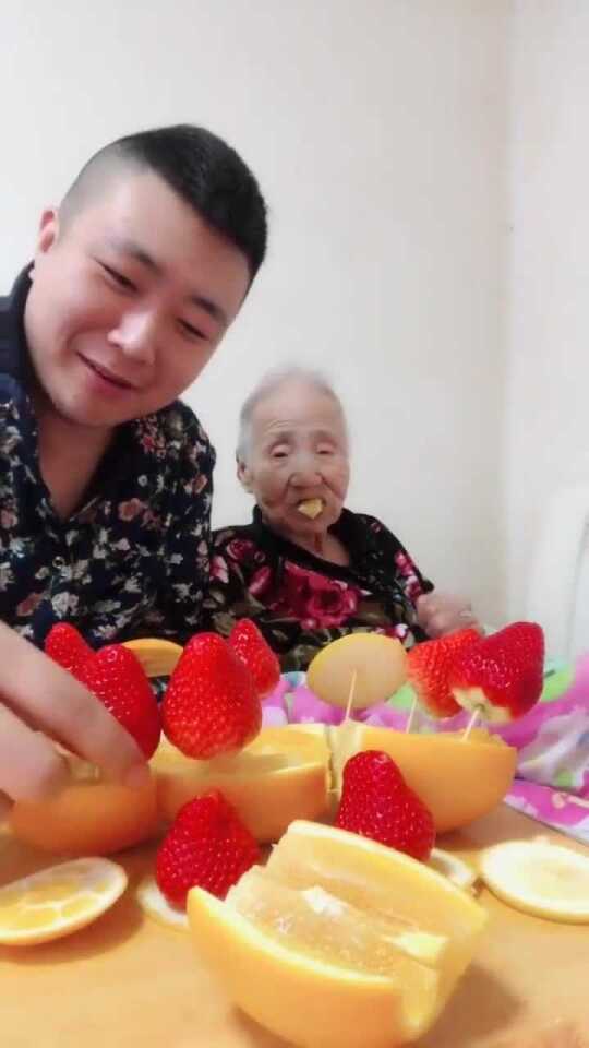 水果奶奶9876543210，新时代的果缘传奇