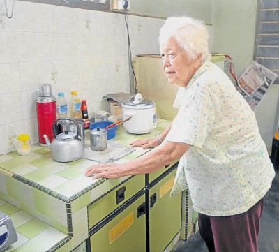探访香港水果奶奶