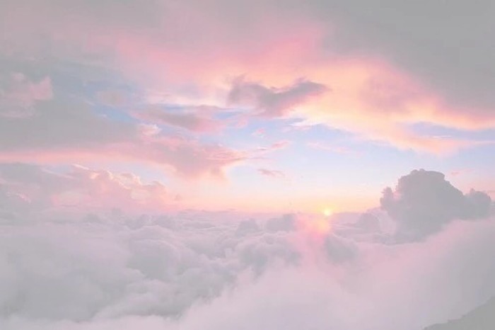 揭秘二四六天空彩选，旧版资料的价值与风险二四六天空彩选好资料大全下载