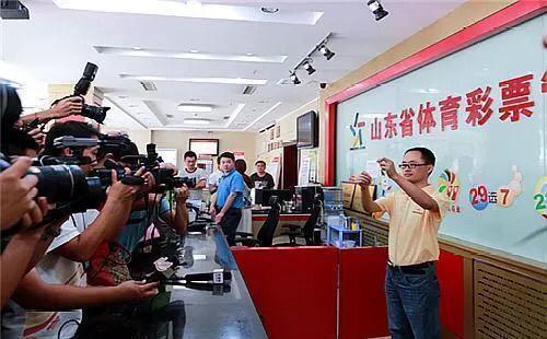 2018六开彩，一场数字游戏中的希望与现实2018六开彩开奖结果今天