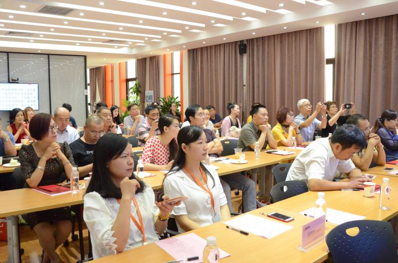 2036年，探索管家婆一肖二码中特的未来趋势与影响管家婆三肖中特,期期准一点红