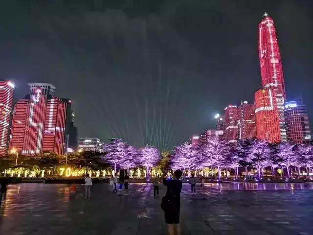 璀璨夜空，香港6月15日烟花盛宴的辉煌时刻香港6月15日烟花表演视频